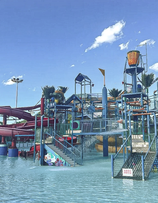 开云体育APP下载-巨型水上漂浮赛，水域中的欢乐狂欢