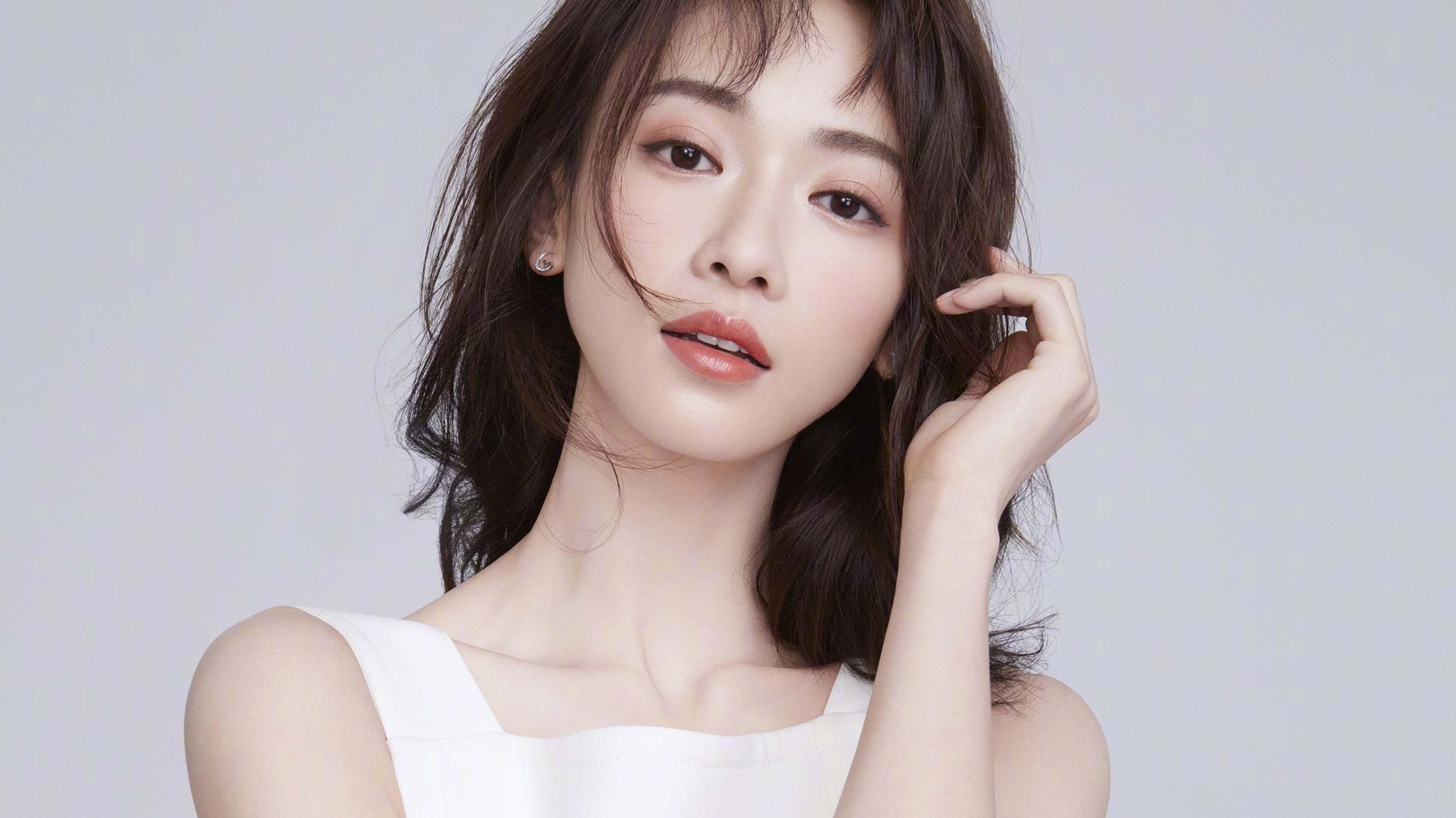 开云全站-罗马终结三轮不胜，主场击退莱切，罗马十大中场