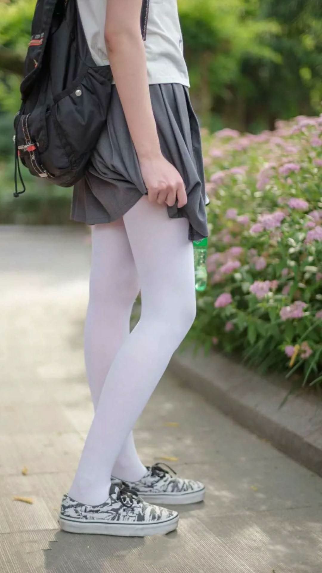 足球产业扶持政策分布区域不均衡,足球产业占体育产业比重